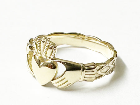 9CT Yellow Gold  Claddagh Ring
