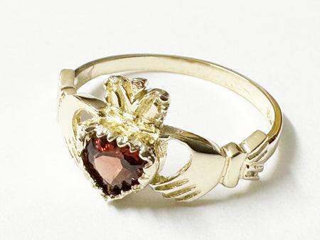 9 CT Yellow Gold Garnet Cz Claddagh Ring H/W