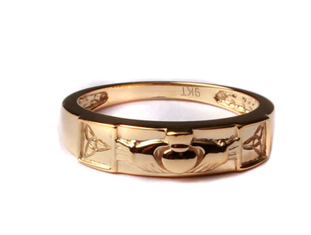 9CT Yellow Gold Ring.
