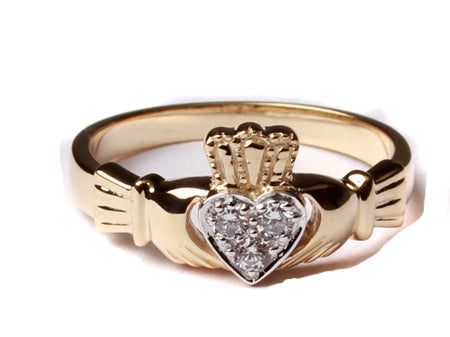 9ct Yellow Gold Ring.