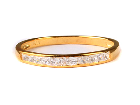 9ct Yellow Gold With Princess Cut Diamond Ring.