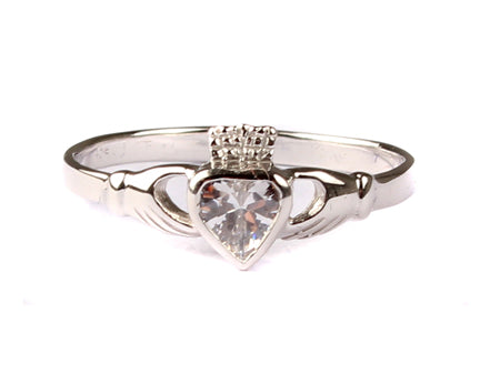 9ct White Gold Ring.