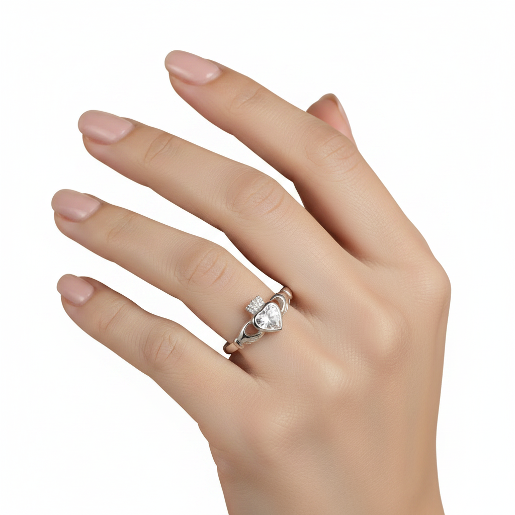 9ct White Gold Ring.