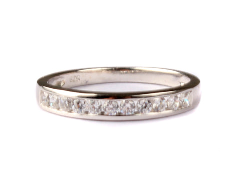 9ct White Gold Round Cz Ring.