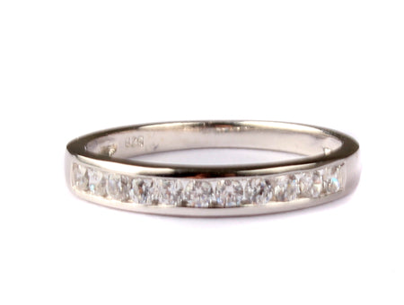 9ct White Gold Cz Ring.