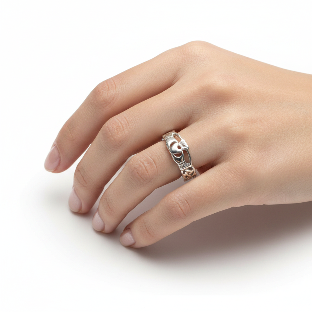 9CT White Gold  Ring.