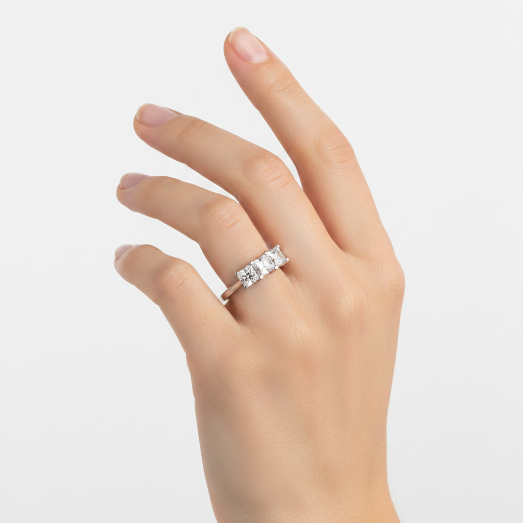 9ct White Gold Cz Ring.