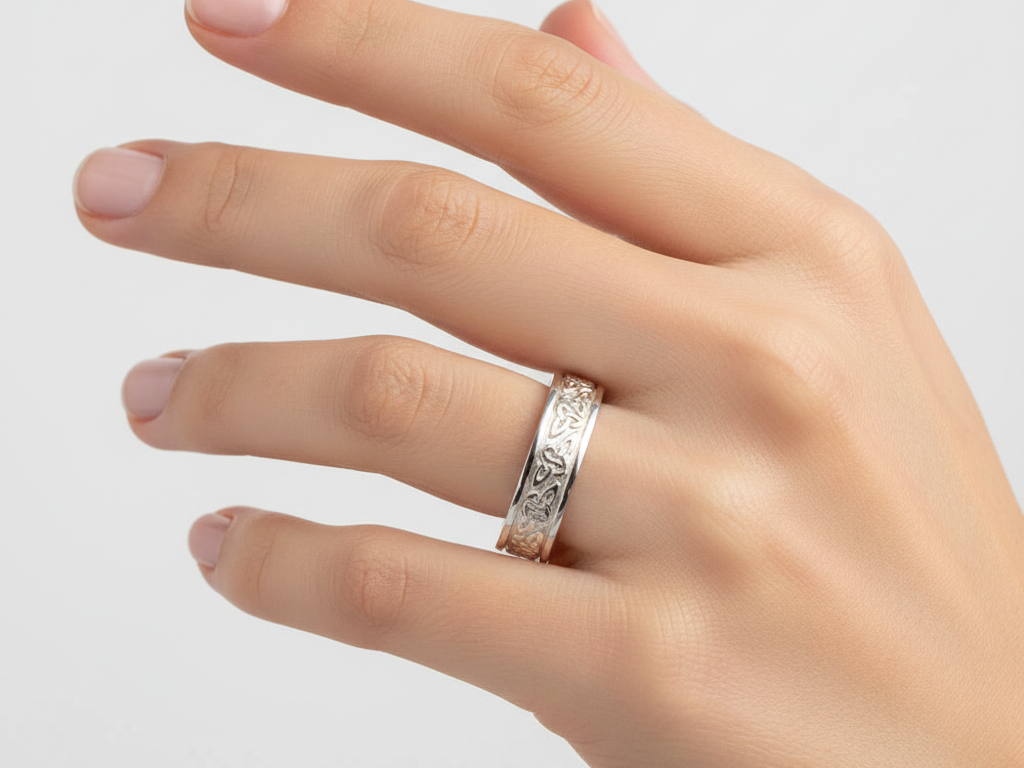 9CT White Gold  Ring.