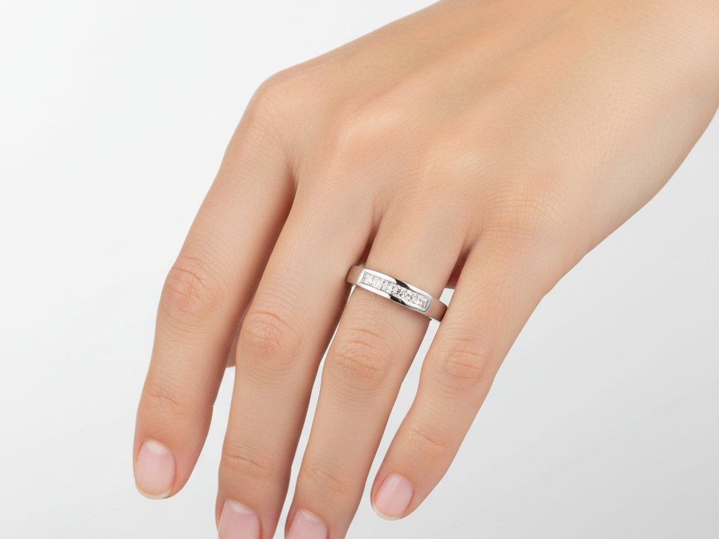 9ct White Gold Diamond Princess Cut Ring.