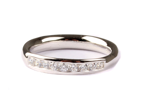 9ct White Gold Cz Ring.