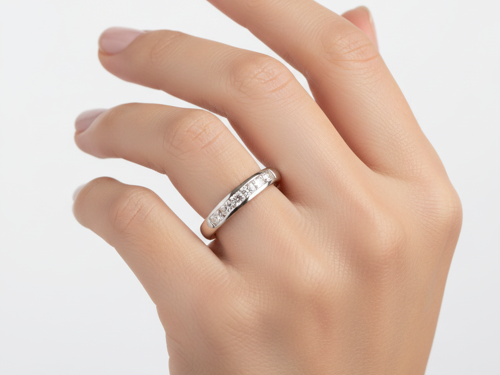 9ct White Gold Diamond Princess Cut Ring.