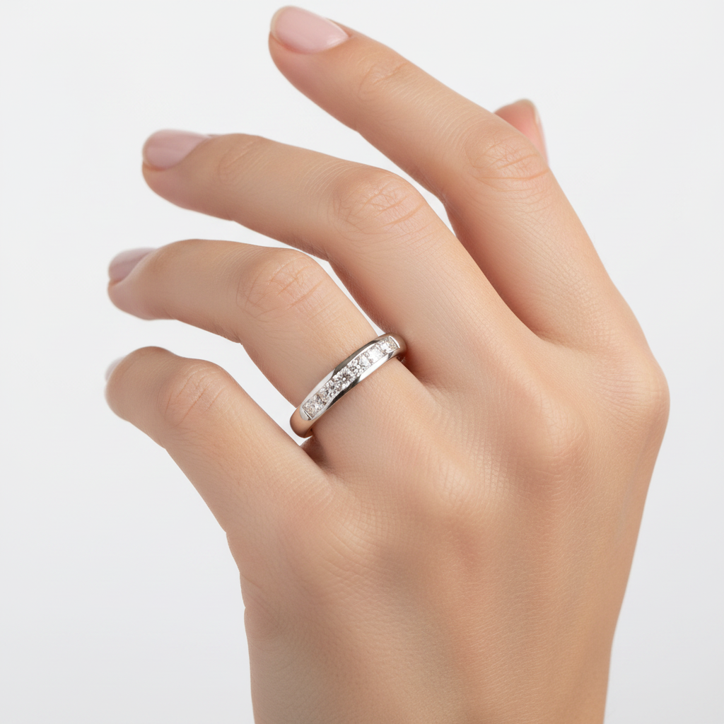 9ct White Gold Diamond Princess Cut Ring.