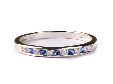 9ct White Gold Sapphire Cz Ring.