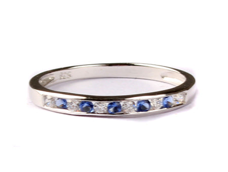 9ct White Gold Cz Ring.