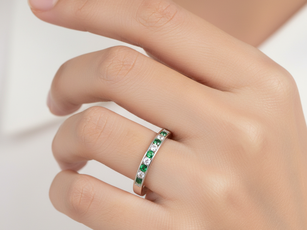 9ct White Gold Emerald Cz Ring.