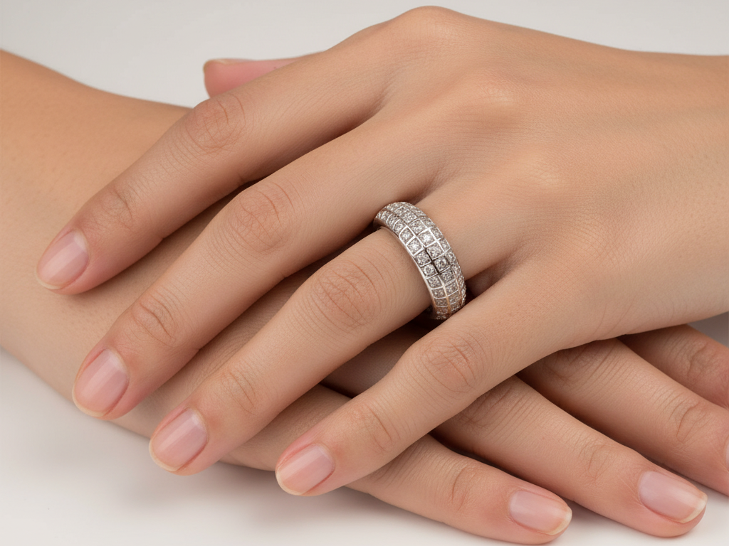 9ct White Gold Cz Ring.