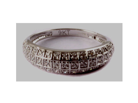 9ct Yellow Gold Cz Ring.