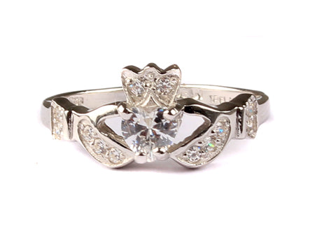 9ct White Gold Ring.
