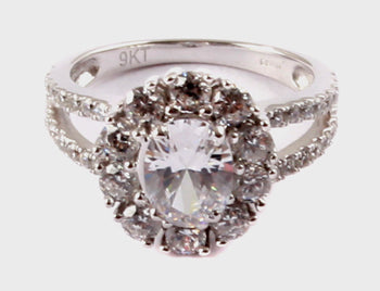 9ct White Gold Cz Ring.