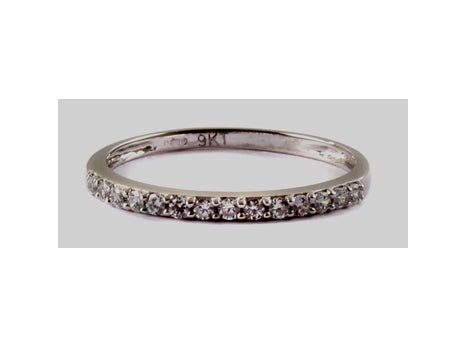 9ct White Gold Cz Ring.