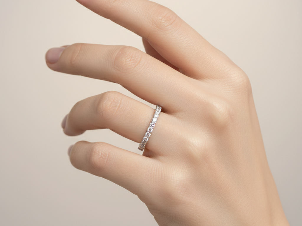 9ct White Gold Cz Ring.