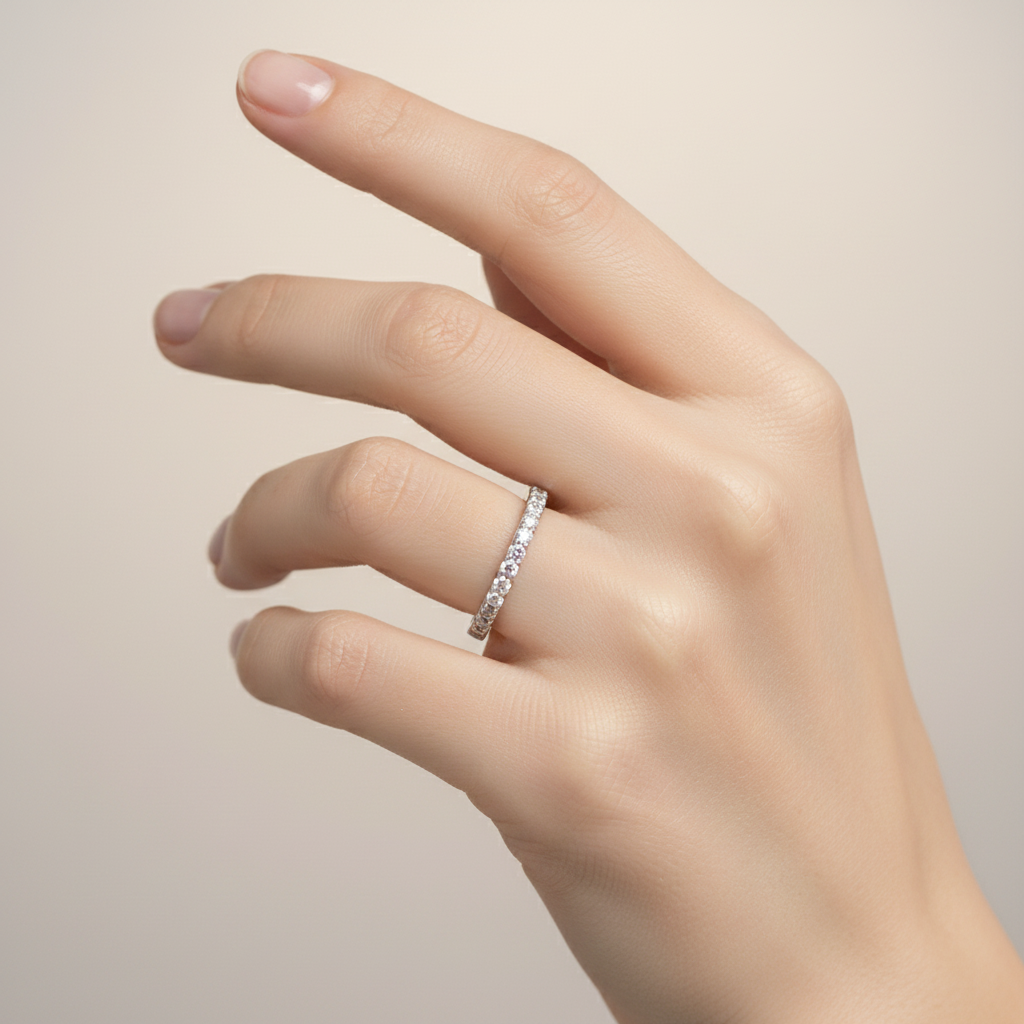 9ct White Gold Cz Ring.