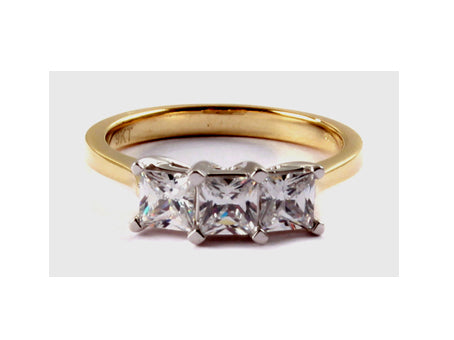 9ct Yellow Gold Cz Ring.