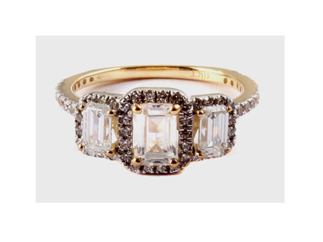 A 9ct Yellow Gold Cz Ring.