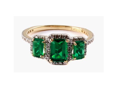 A 9ct Yellow Gold Emerald Cz Ring.