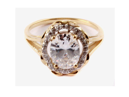 A 9ct Yellow Gold Cz Ring.