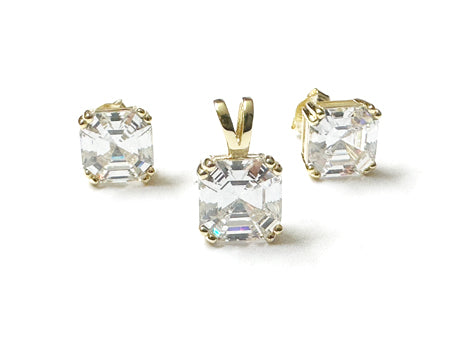 A Yellow Plated Silver White Cubic Zirconia Pendant And Earring Set
