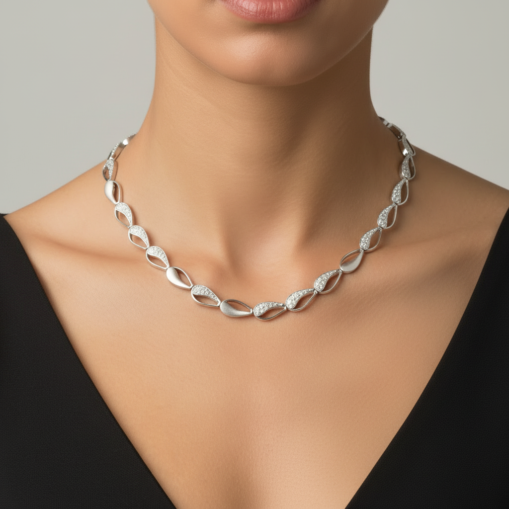 A White Cubic Zirconia Necklace