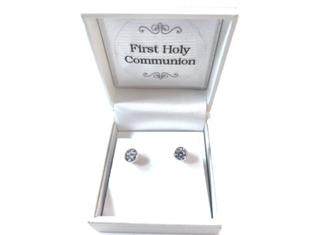 White Cz Silver 5mm Round Rubover Set Earring Boxed.