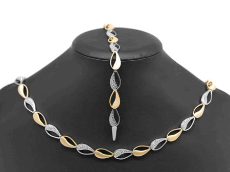 A Yellow Gold & Cubic Zirconia Necklace