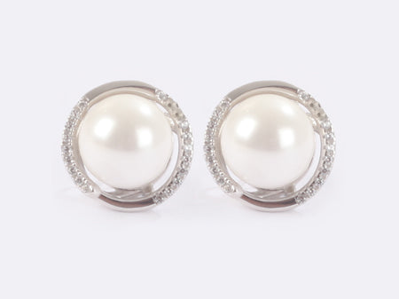 Pearl Earring