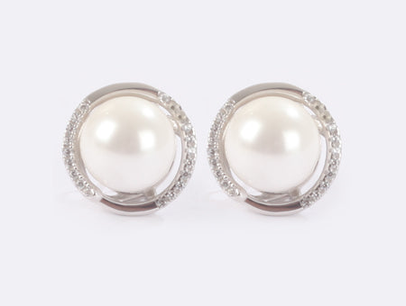 Pearl Earring