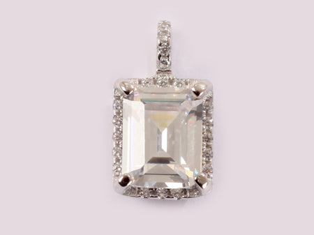 A White Cubic Zirconia Pendant