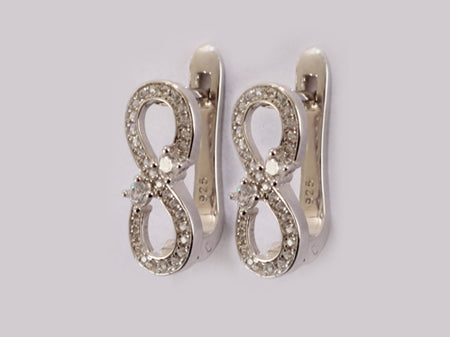 A White Cubic Zirconia Earring