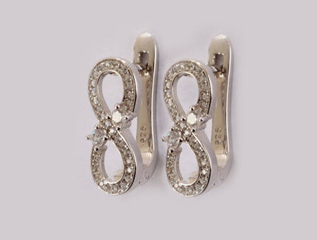 A White Cubic Zirconia Earring