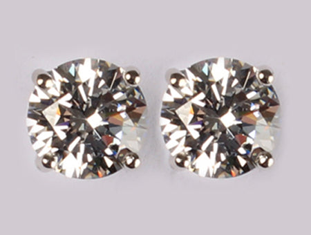 A White Cubic Zirconia Earring