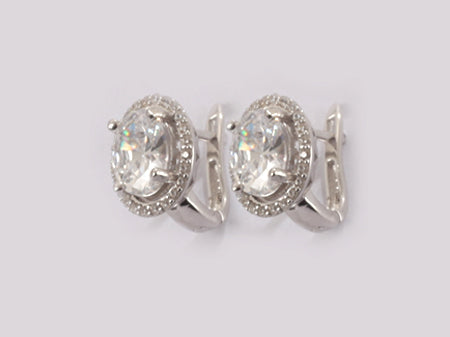 A White Cubic Zirconia Earring