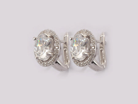 A White Cubic Zirconia Earring