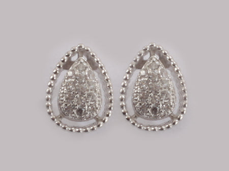 A White Cubic Zirconia Earring