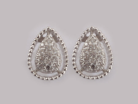 A White Cubic Zirconia Earring