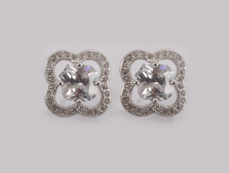 A White Cubic Zirconia Earring