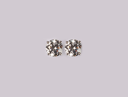 A White Cubic Zirconia Earring