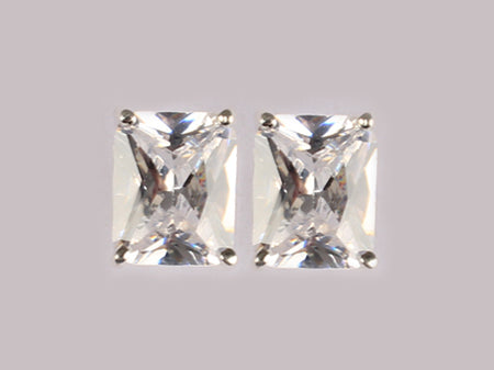 A White Cubic Zirconia Earring