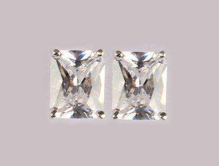 A White Cubic Zirconia Earring