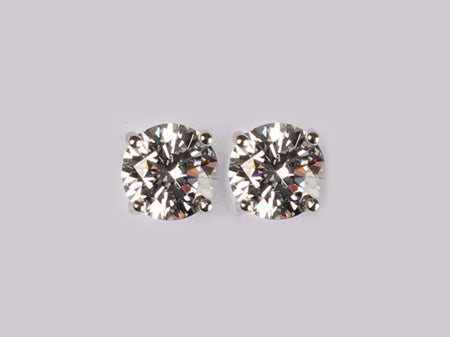 A White Cubic Zirconia Earring