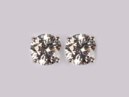 A White Cubic Zirconia Earring